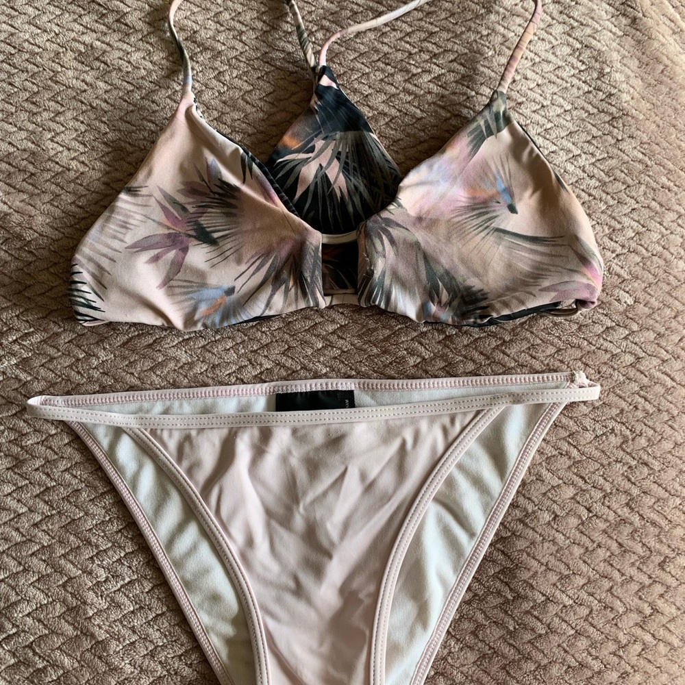 Reversible bikini! - Picture 2 of 3